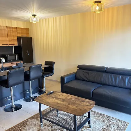 Le Ciel De Fabron Piscine Et Tennis