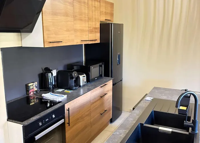 Le Ciel De Fabron Piscine Et Tennis Apartman Nizza