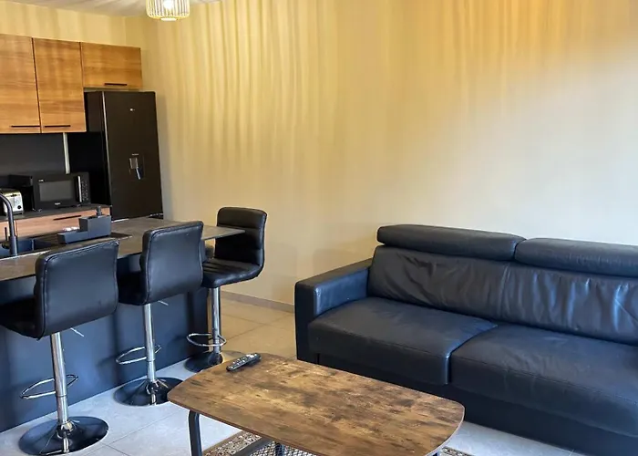 Le Ciel De Fabron Piscine Et Tennis