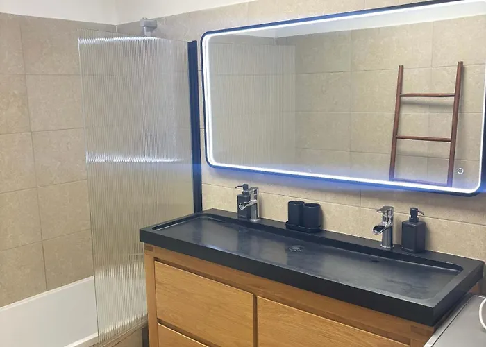 Le Ciel De Fabron Piscine Et Tennis * Nizza